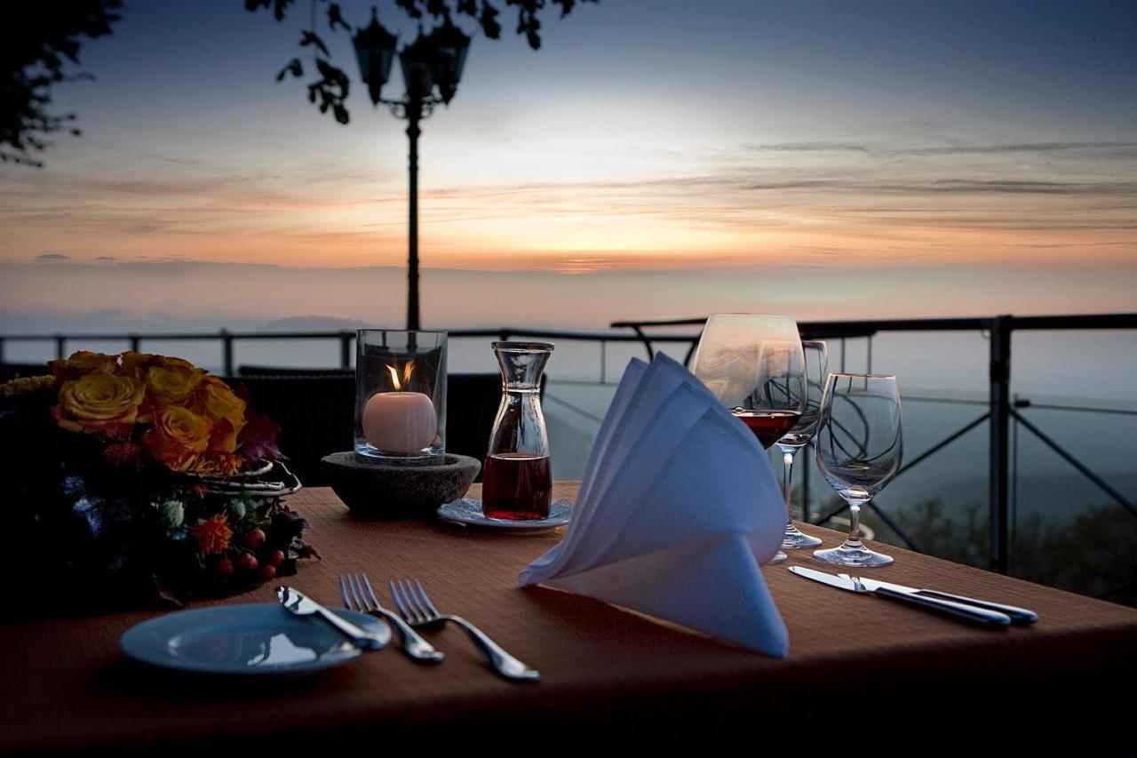 Burg Windeck ***S Hotel Bühl Екстериор снимка