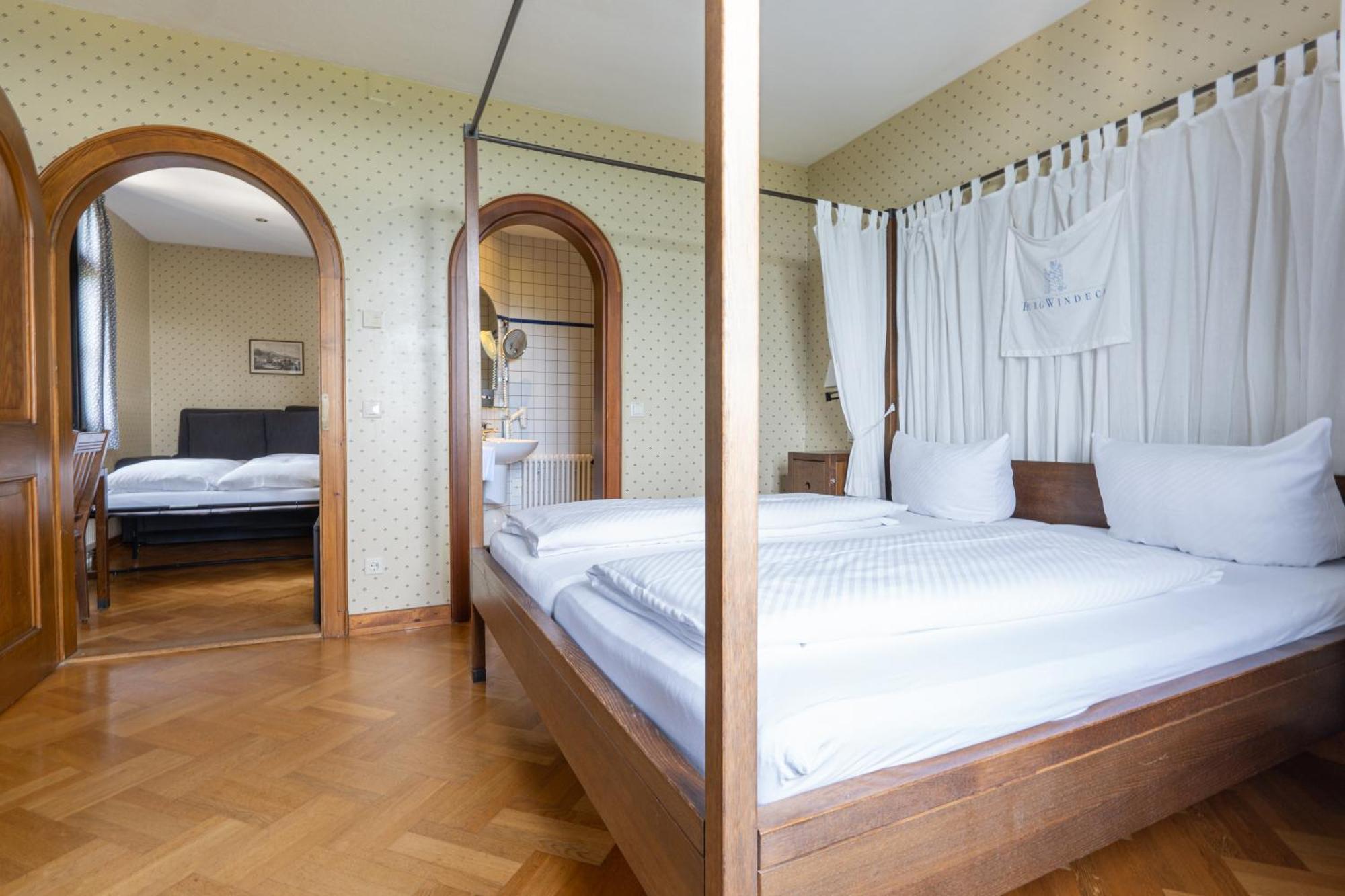 Burg Windeck ***S Hotel Bühl Стая снимка