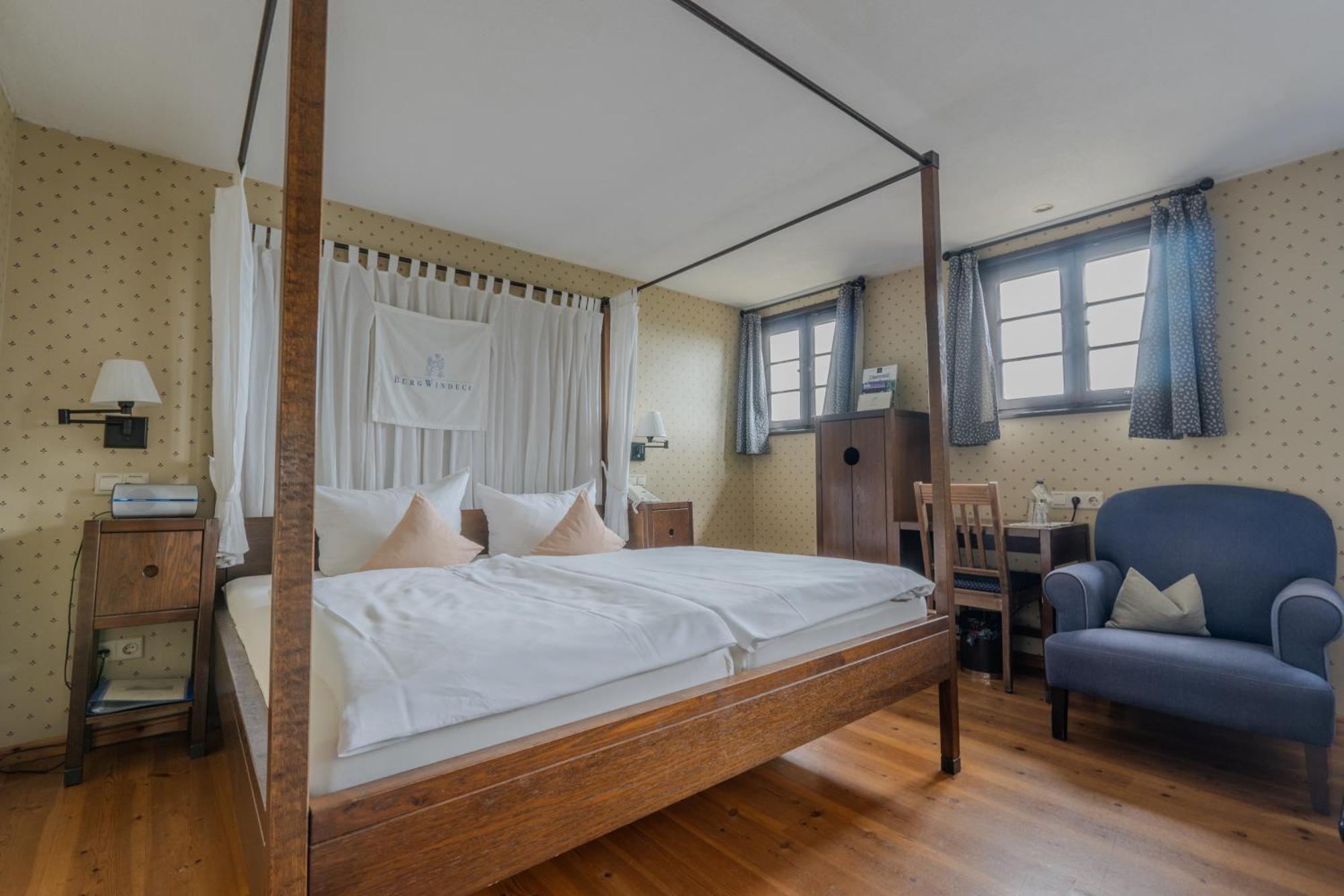 Burg Windeck ***S Hotel Bühl Екстериор снимка
